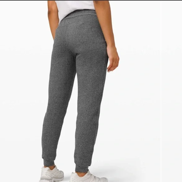 Lululemon Scuba Joggers - Picture 2 of 8